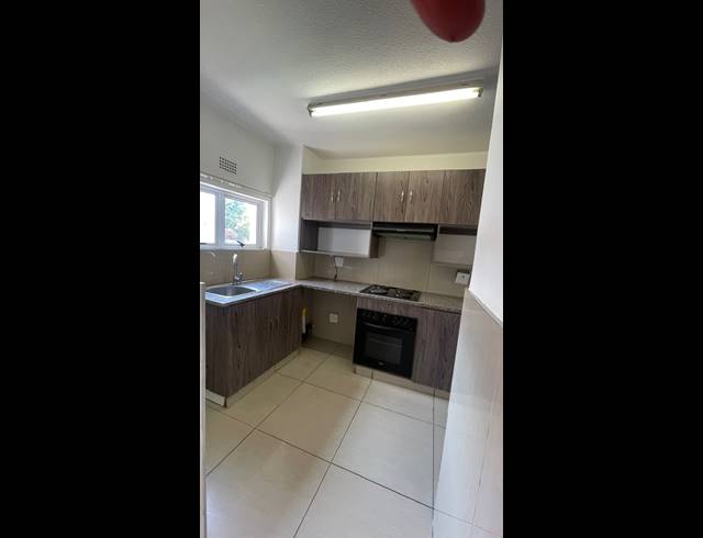 2 BEDROOM APARTMENT FOR SALE IN ESSENWOOD